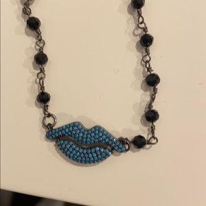 blue lips choker